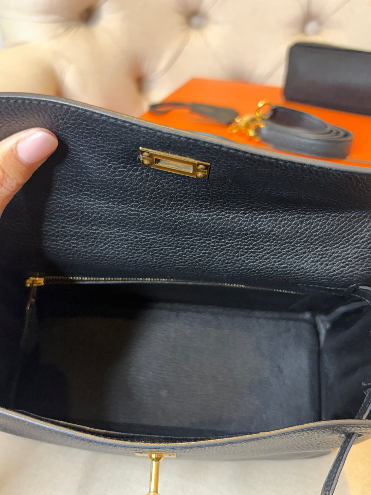 Hermes Kelly 25 in black Togo GHW C stamp(2018)