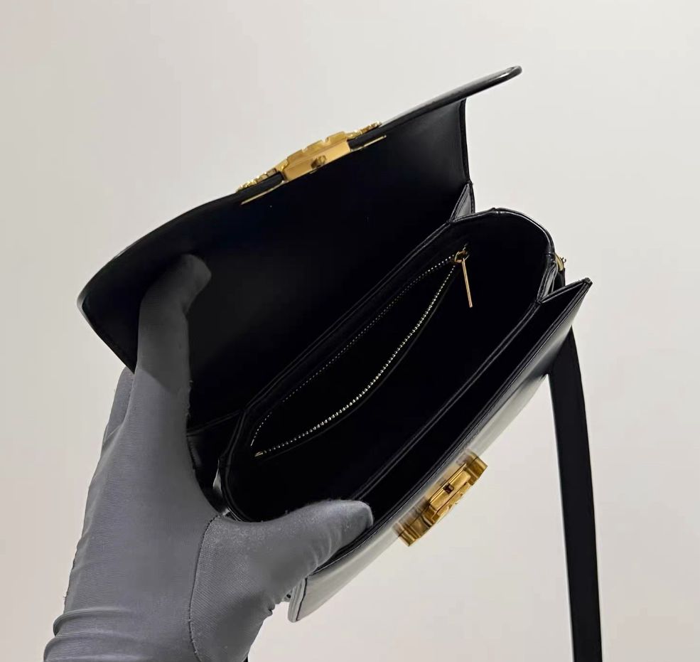 celine triomphe Teen Bag(2021)
