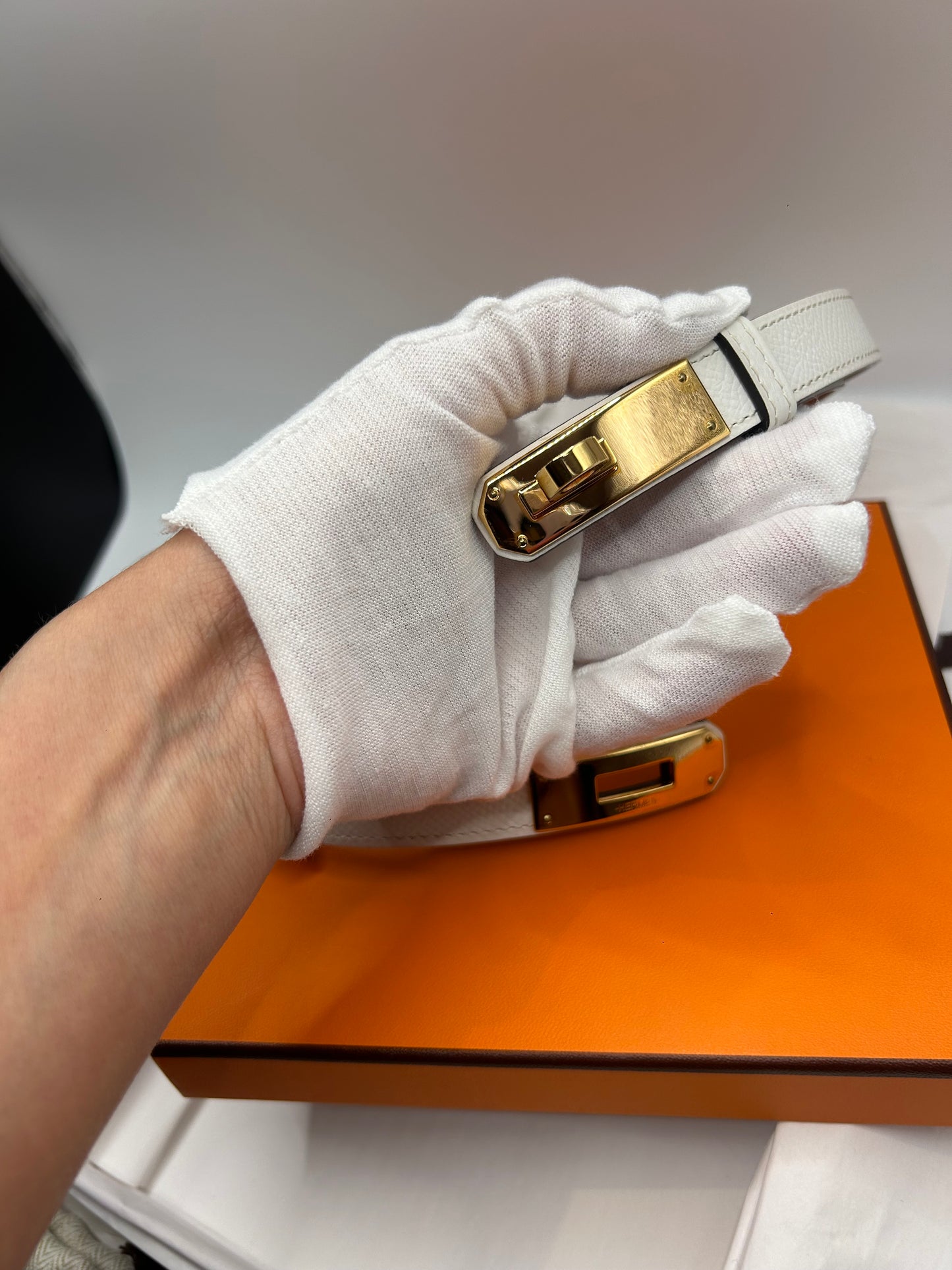 Hermes Kelly 18 Belt Blanc/Gold Epsom GHW Z Stamp (2021).