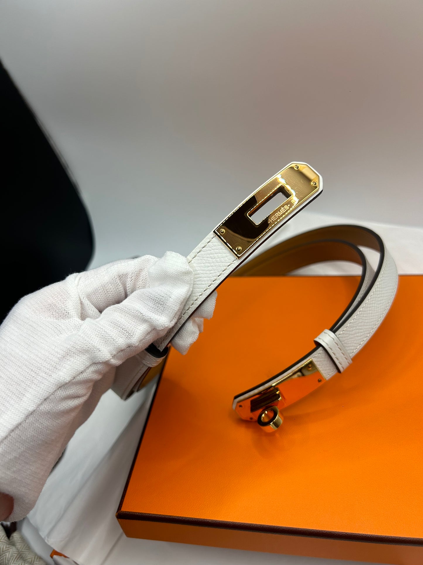 Hermes Kelly 18 Belt Blanc/Gold Epsom GHW Z Stamp (2021).