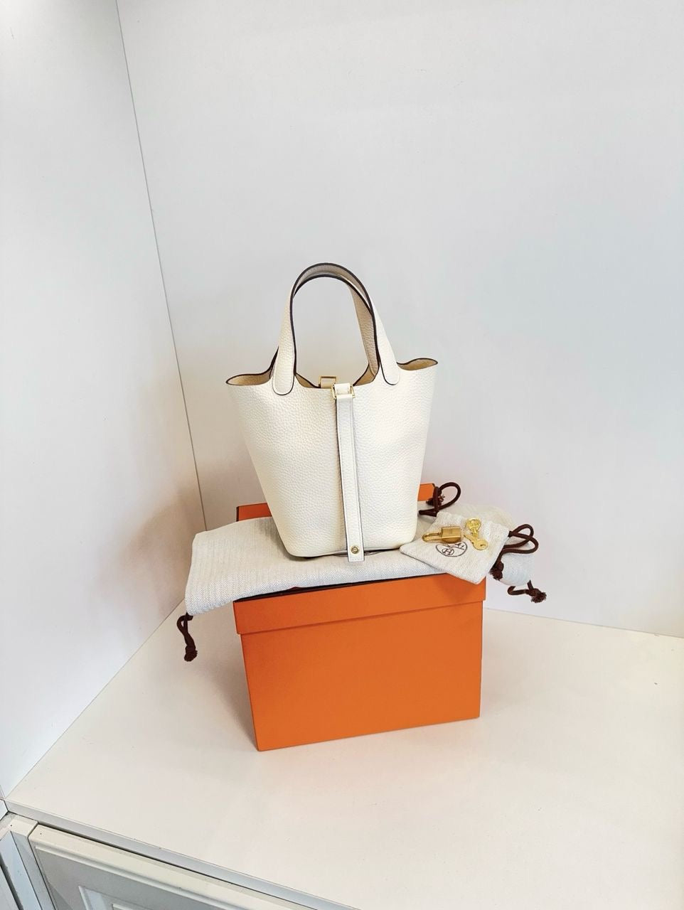 HERMES Picotin 18 in Nata TC Leather GHW - U stamp(2022)