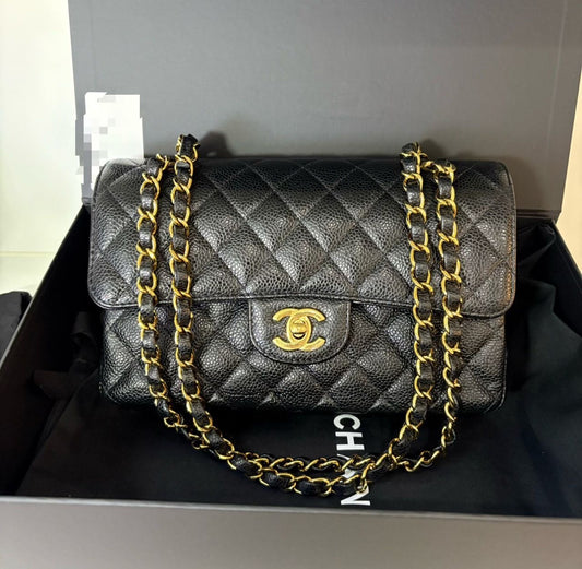 Classic flap small in black caviar GHW microchip (year 2023)