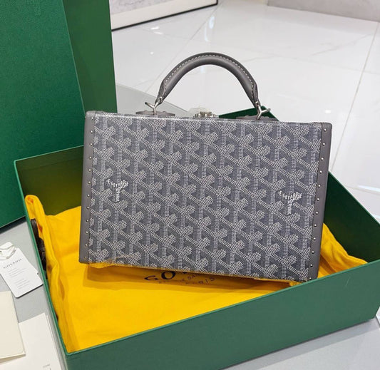 Goyard Grand Hotel Trunk Bag in Grey