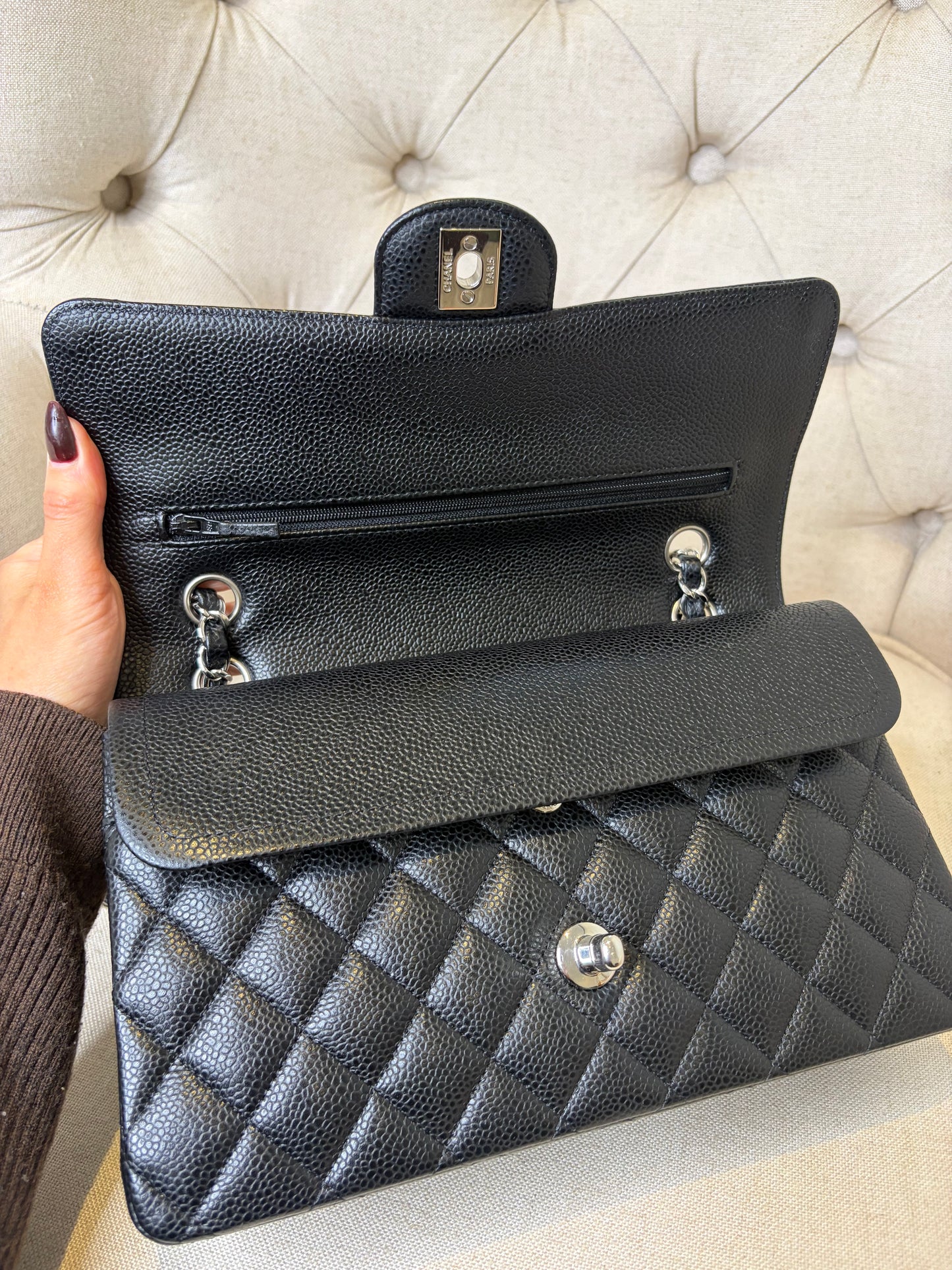 Chanel Classic Medium in Black Caviar SHW series 26(2018). Fullset w receipt