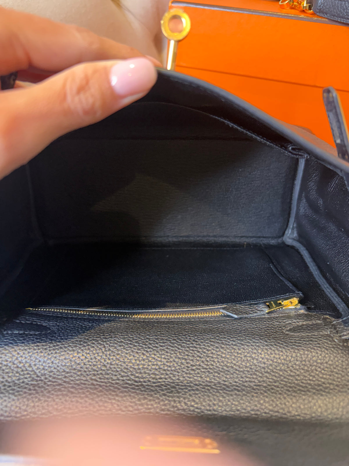 Hermes Kelly 25 in black Togo GHW C stamp(2018)