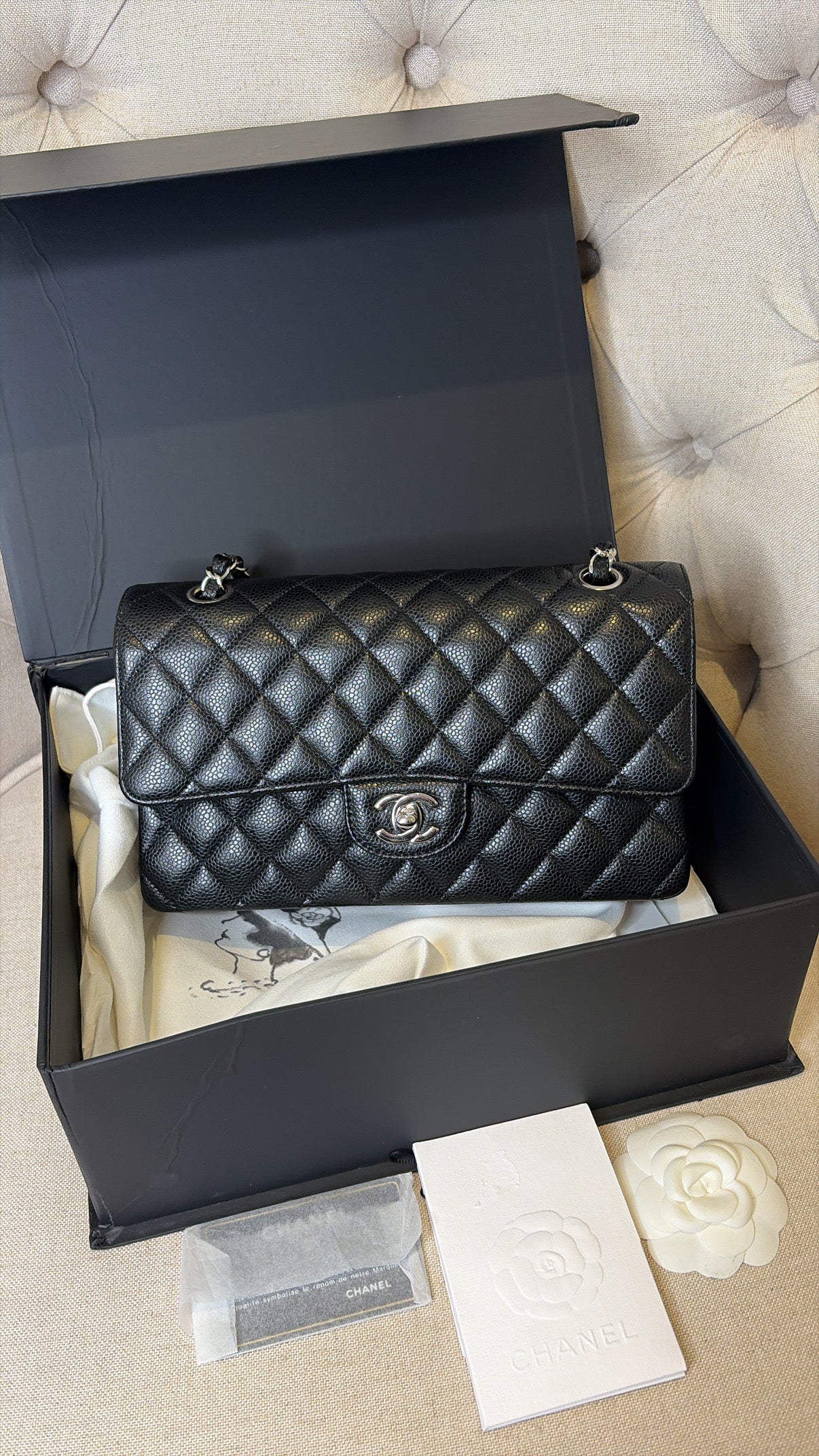 Chanel Classic Medium in Black Caviar SHW series 26(2018). Fullset w receipt