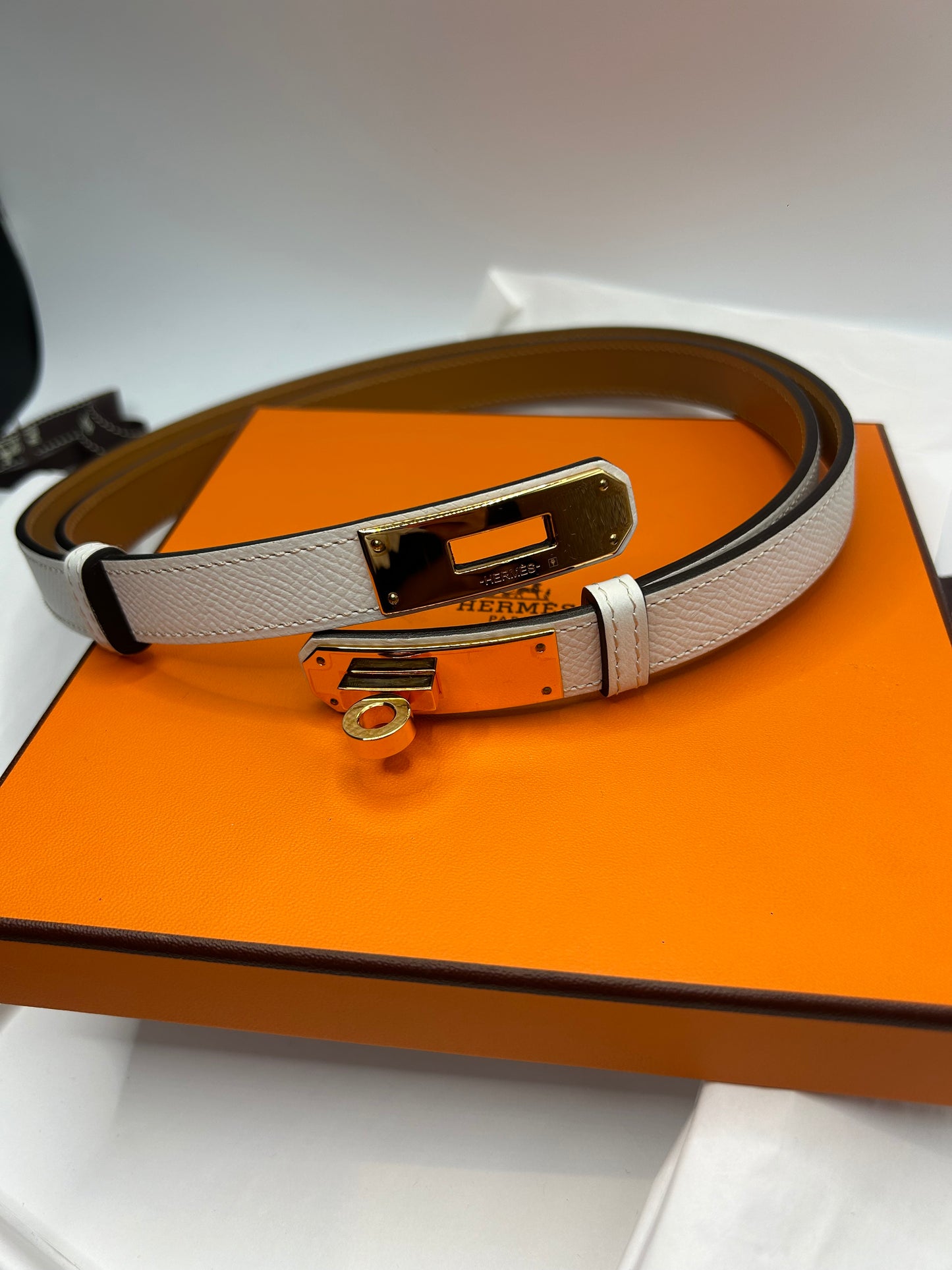 Hermes Kelly 18 Belt Blanc/Gold Epsom GHW Z Stamp (2021).