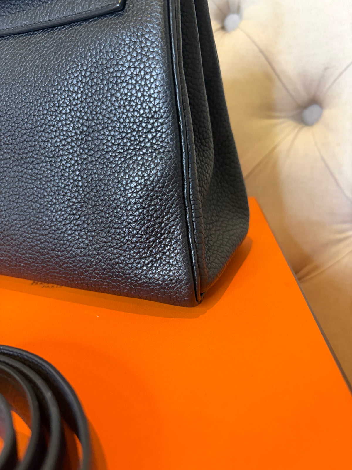 Hermes Kelly 25 in black Togo GHW C stamp(2018)