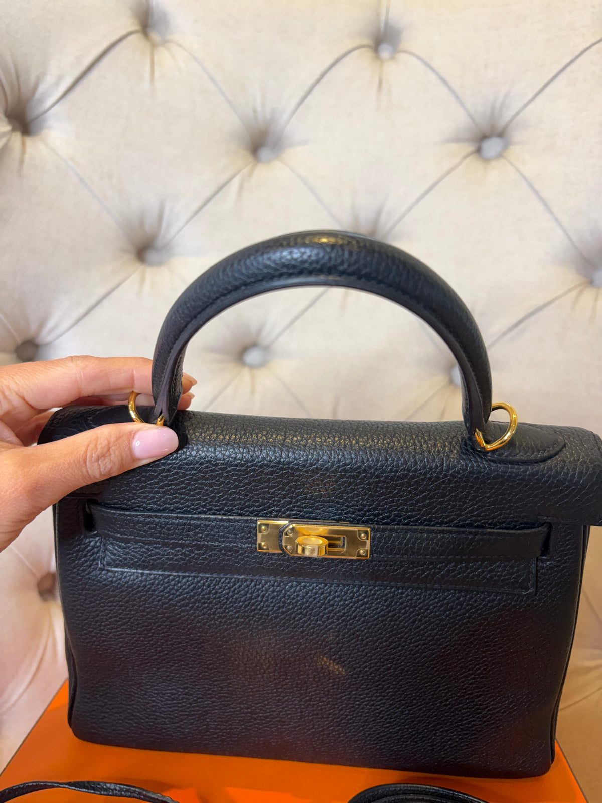 Hermes Kelly 25 in black Togo GHW C stamp(2018)