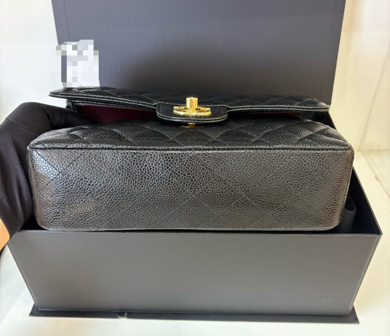 Classic flap small in black caviar GHW microchip (year 2023)
