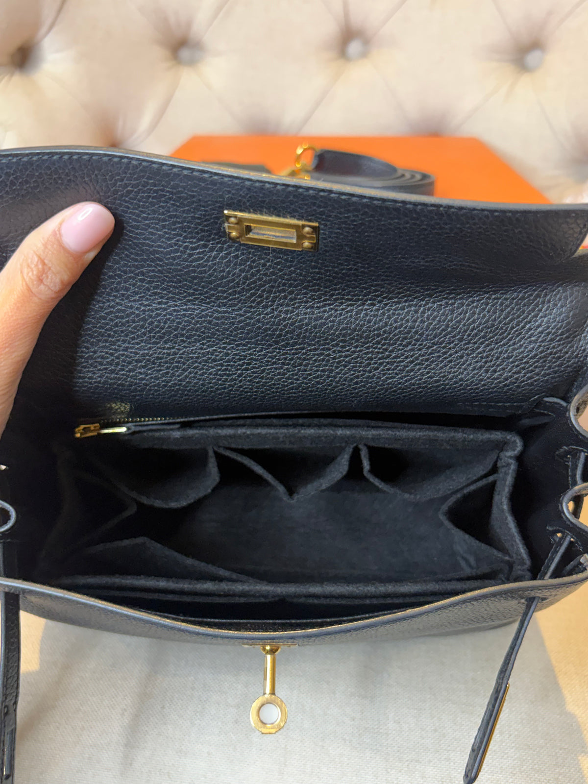 Hermes Kelly 25 in black Togo GHW C stamp(2018)