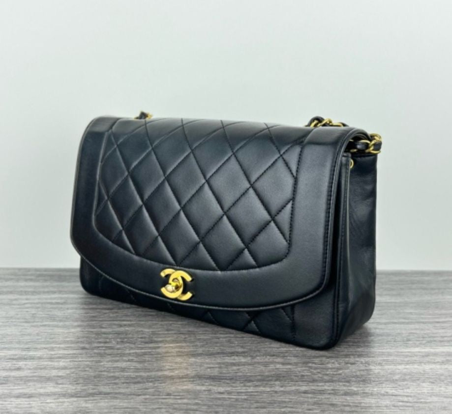 Vintage Chanel Diana flap small in black Lambskin 24k GHW - series 2