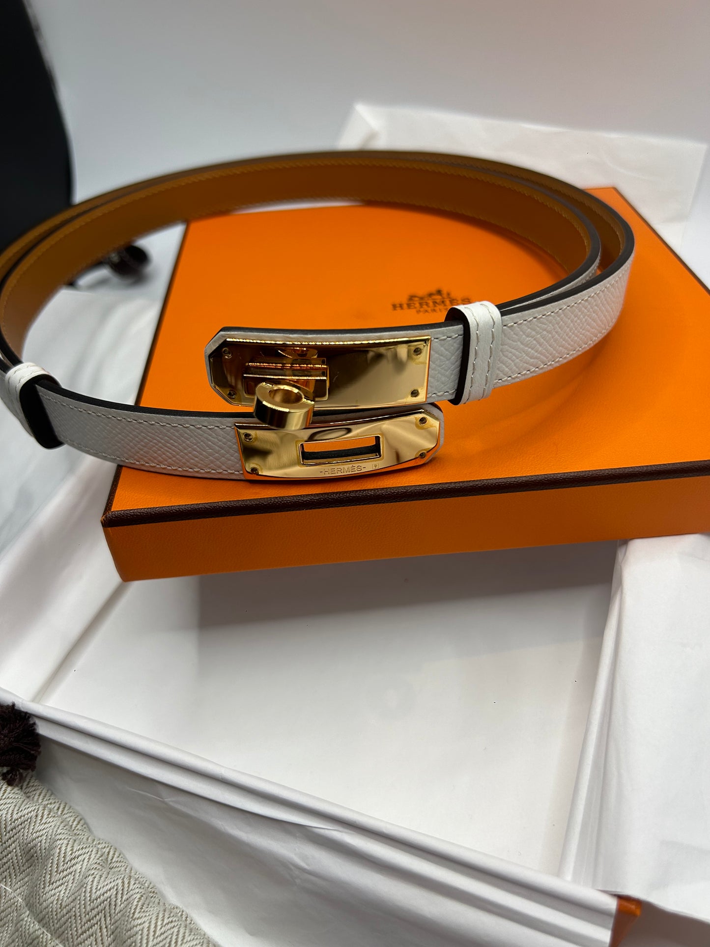 Hermes Kelly 18 Belt Blanc/Gold Epsom GHW Z Stamp (2021).