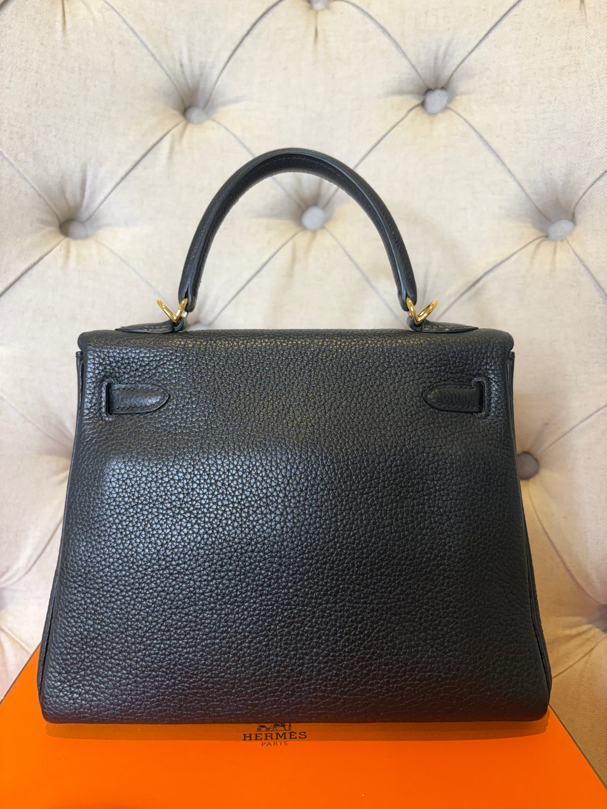 Hermes Kelly 25 in black Togo GHW C stamp(2018)