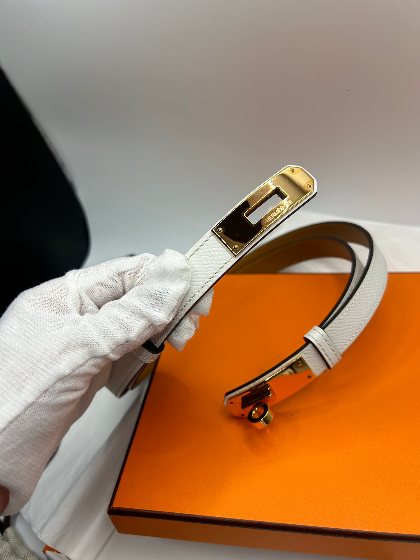 Hermes Kelly 18 Belt Blanc/Gold Epsom GHW Z Stamp (2021).