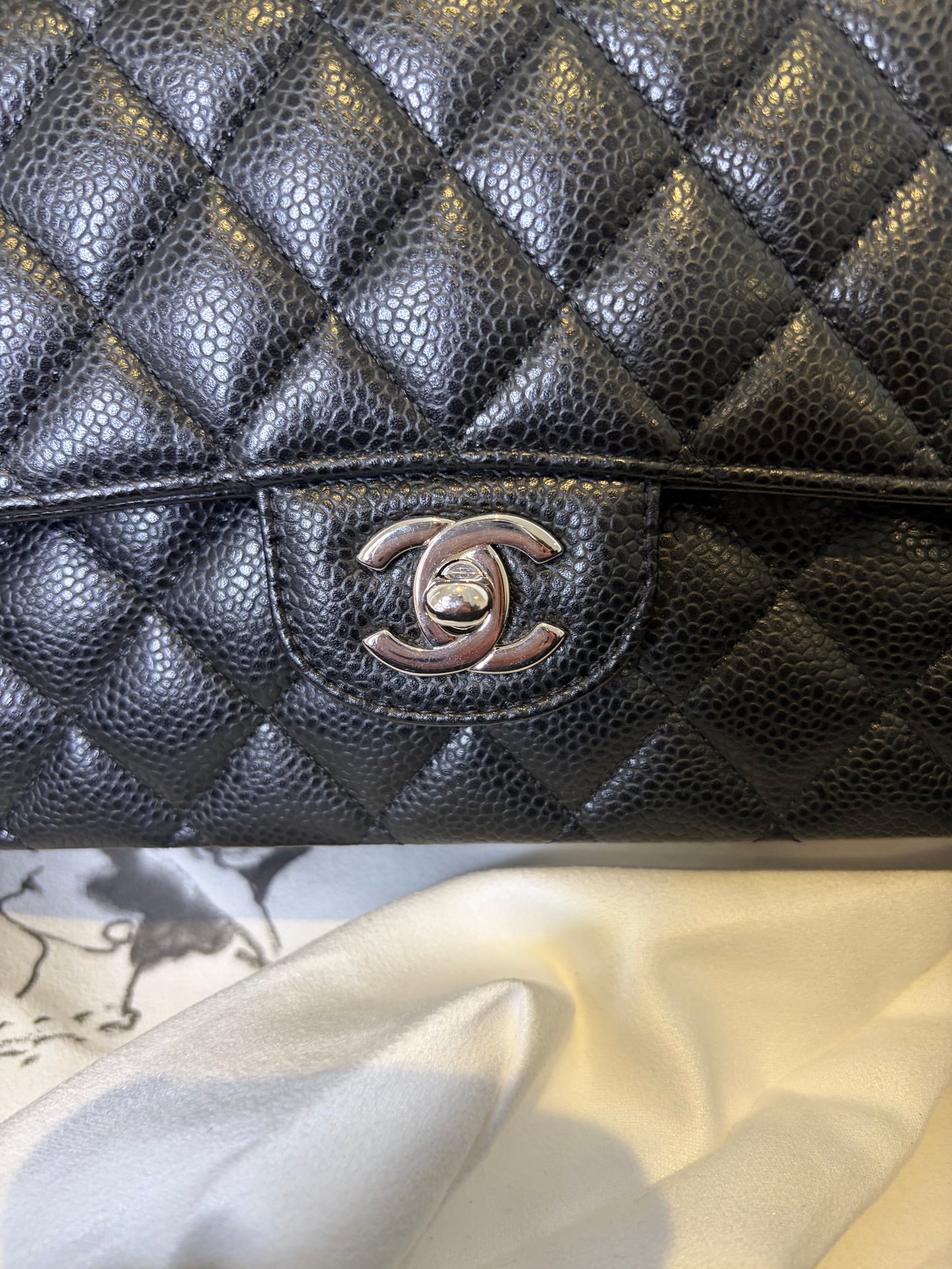 Chanel Classic Medium in Black Caviar SHW series 26(2018). Fullset w receipt