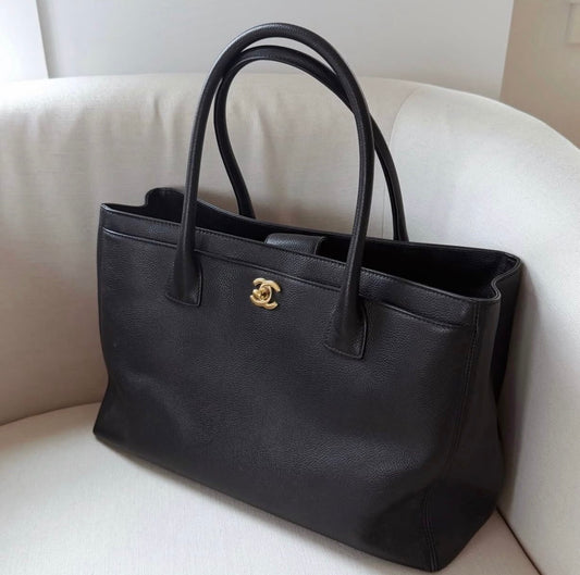 Vintage Chanel tote bag in black caviar GHW Serial 13